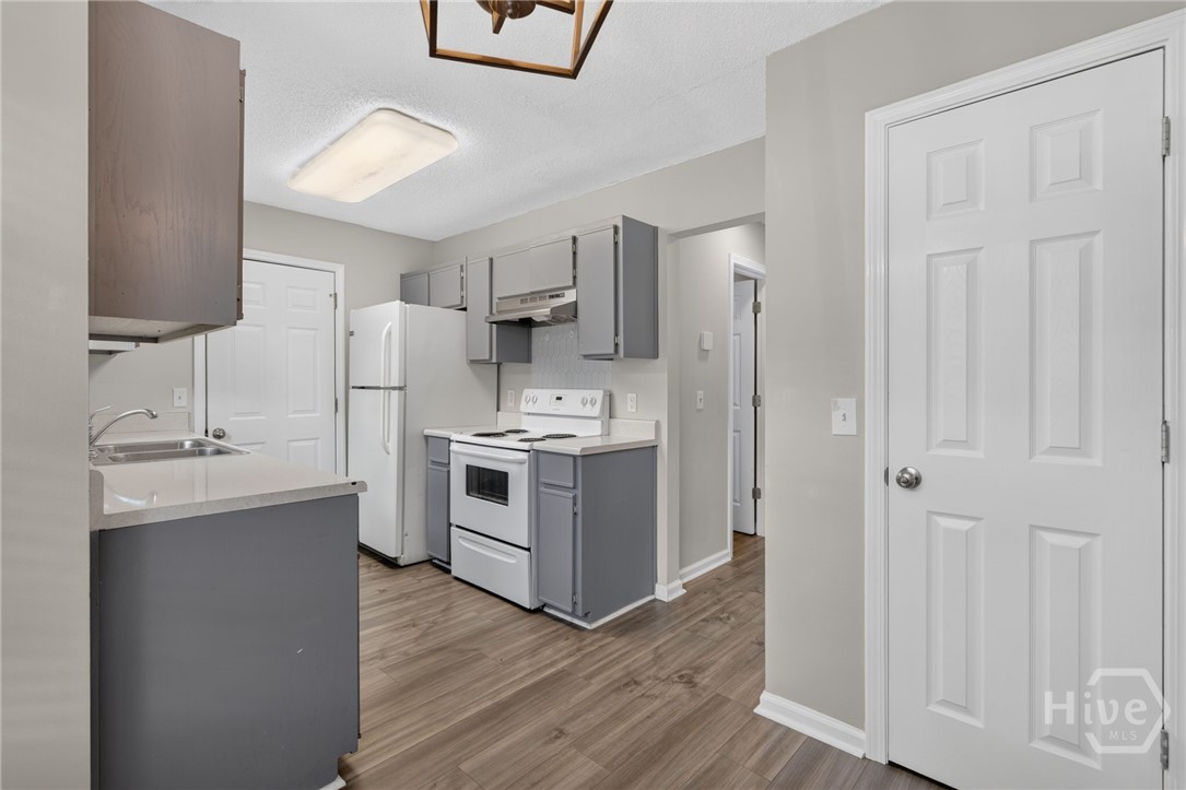 17 Leeward Drive Property Photo 11