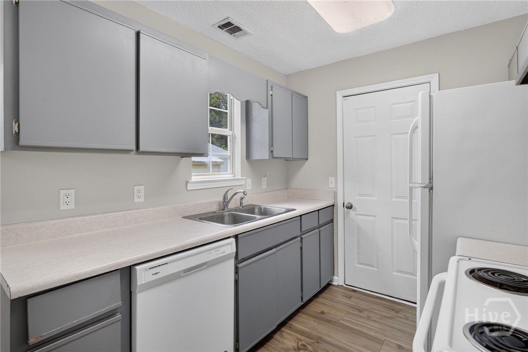 17 Leeward Drive Property Photo 15