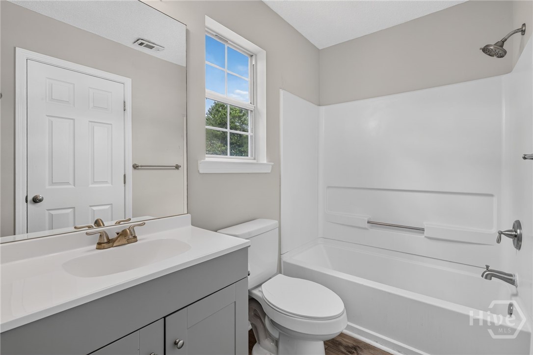 17 Leeward Drive Property Photo 18