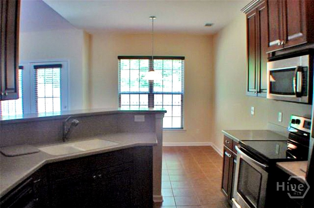 216 Carlisle Way Property Photo 5