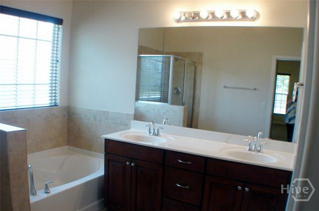 216 Carlisle Way Property Photo 10