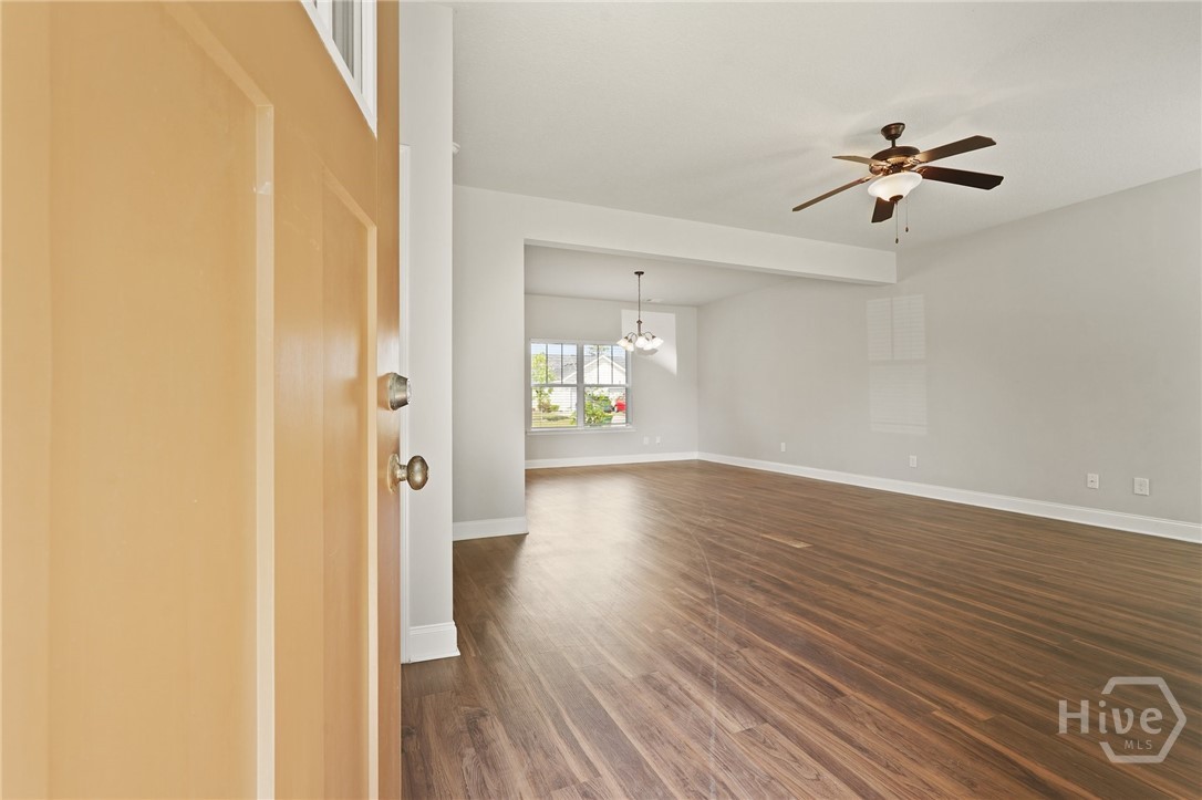 410 Old Ivy Square Property Photo 3