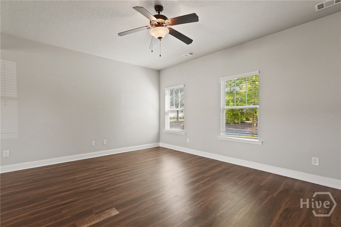 410 Old Ivy Square Property Photo 7