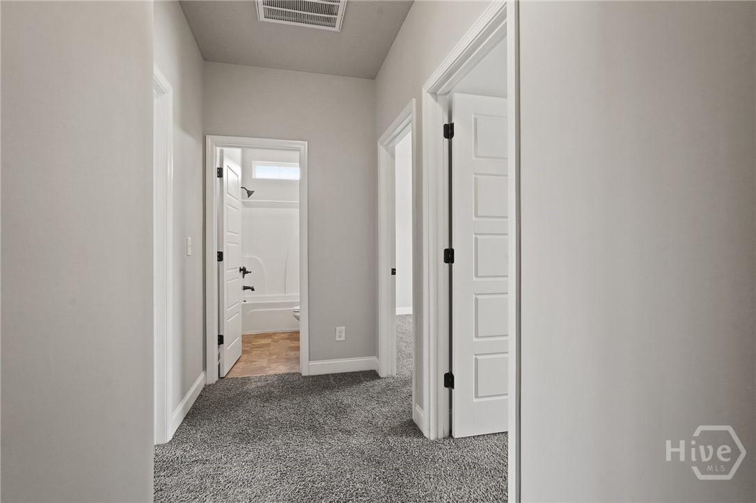 410 Old Ivy Square Property Photo 28