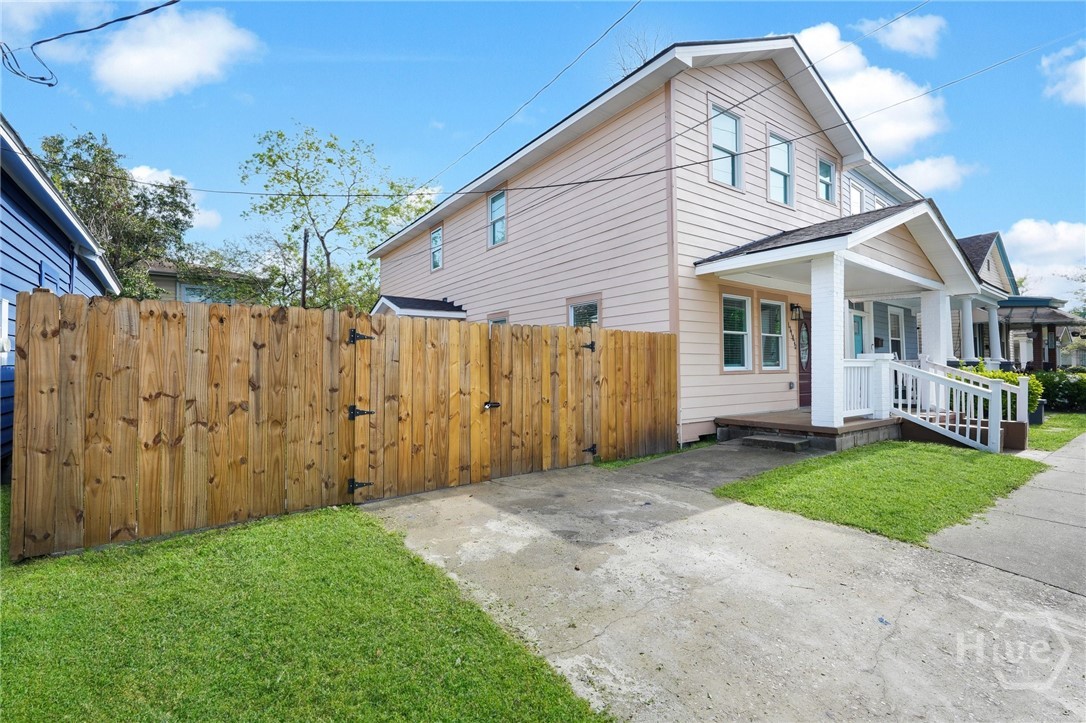 1114 1/2 E Bolton Street Property Photo 3