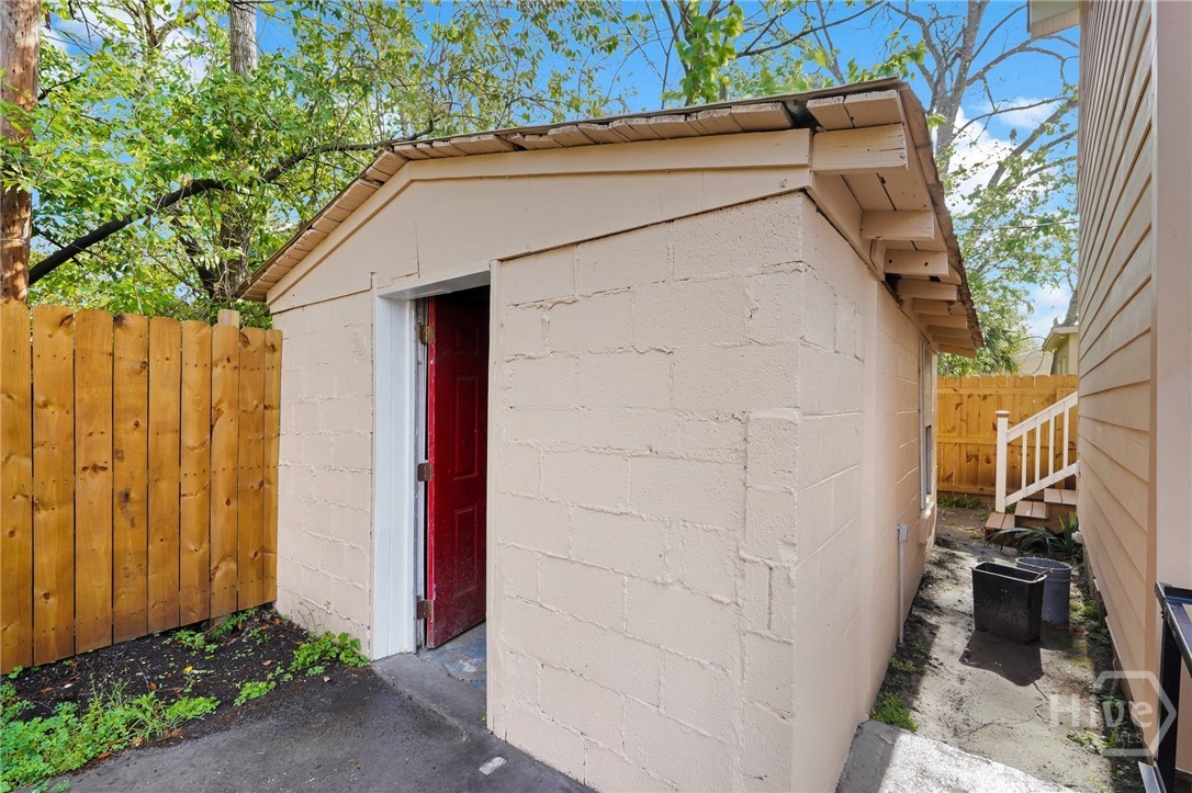 1114 1/2 E Bolton Street Property Photo 49