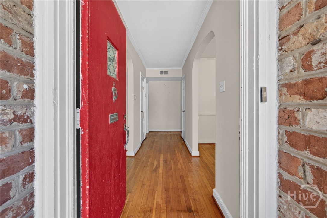 511 E 53rd Street Property Photo 7