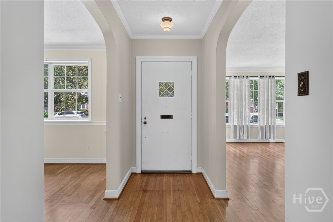 511 E 53rd Street Property Photo 8