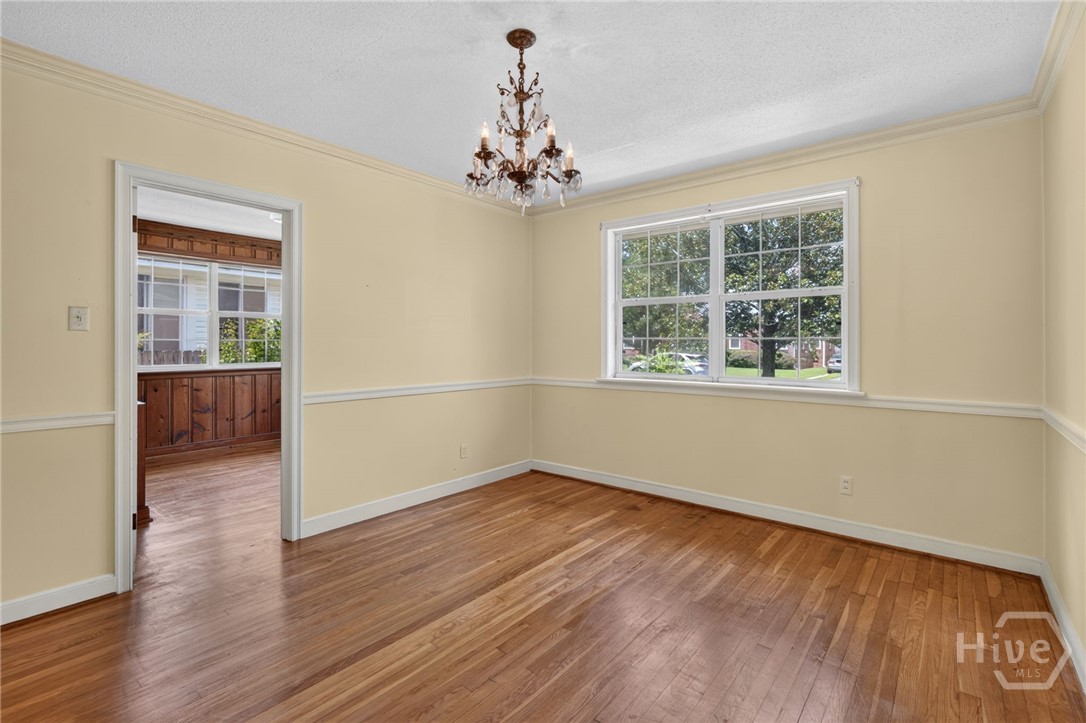 511 E 53rd Street Property Photo 11