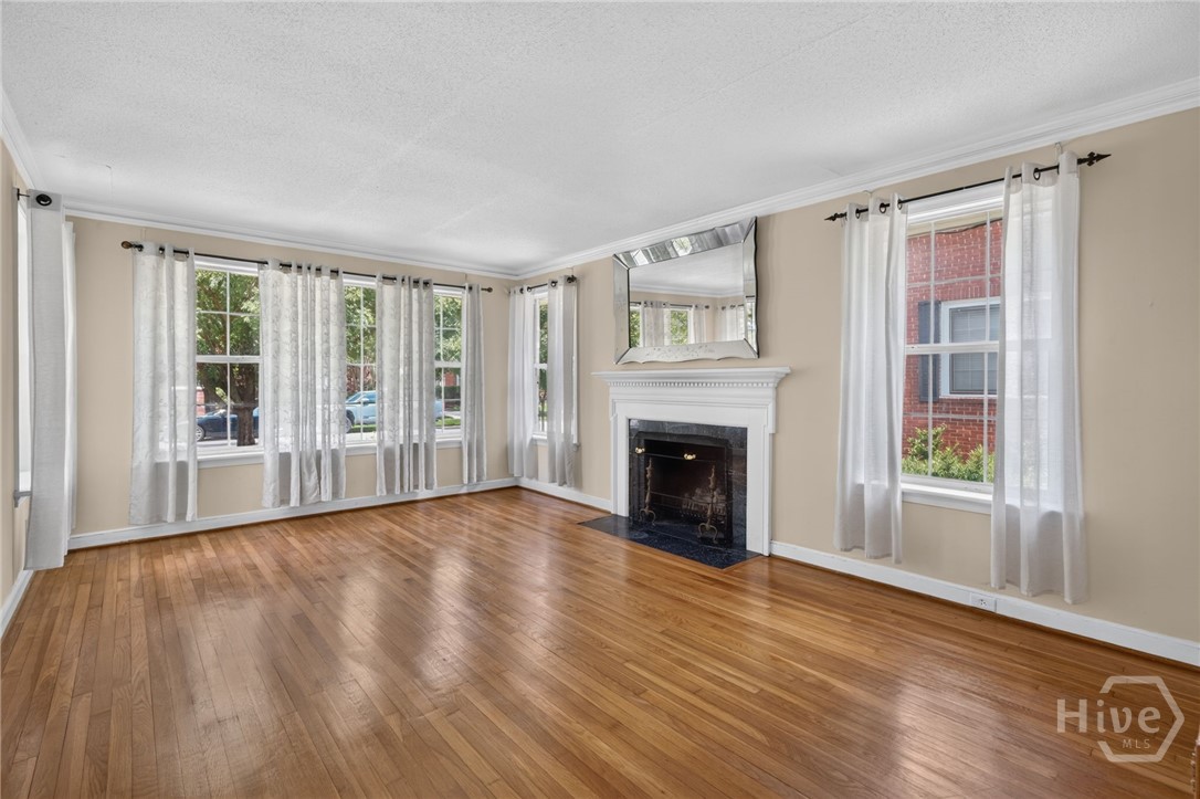 511 E 53rd Street Property Photo 15