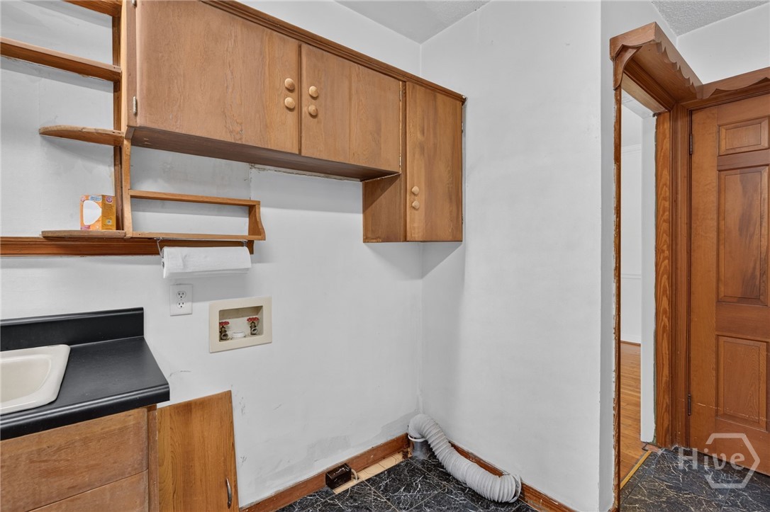 511 E 53rd Street Property Photo 23