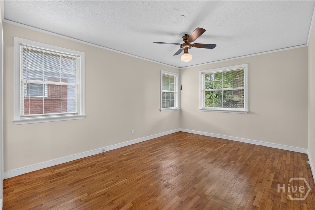 511 E 53rd Street Property Photo 24