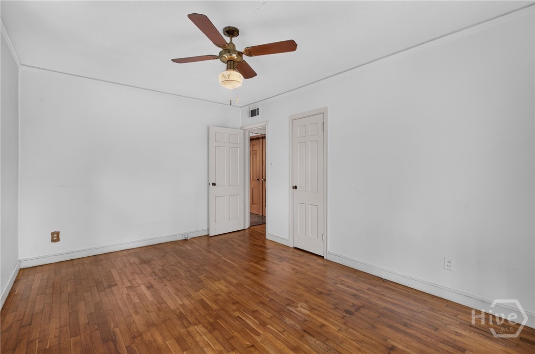 511 E 53rd Street Property Photo 34