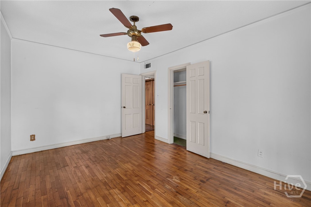511 E 53rd Street Property Photo 35