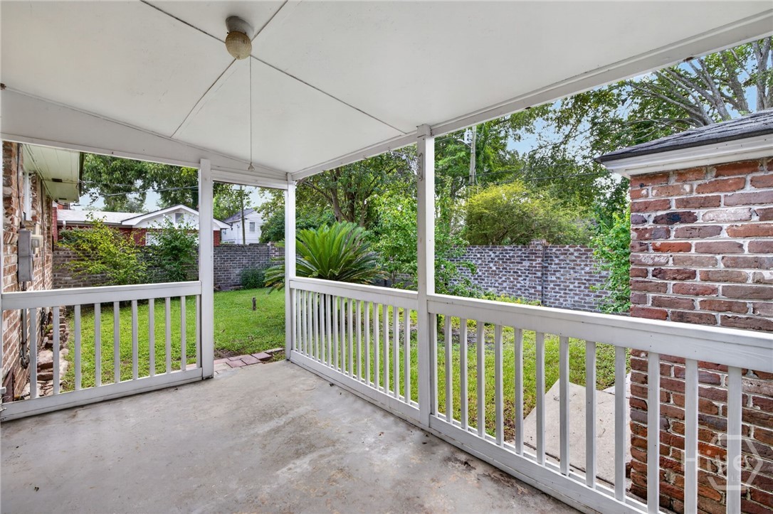 511 E 53rd Street Property Photo 40