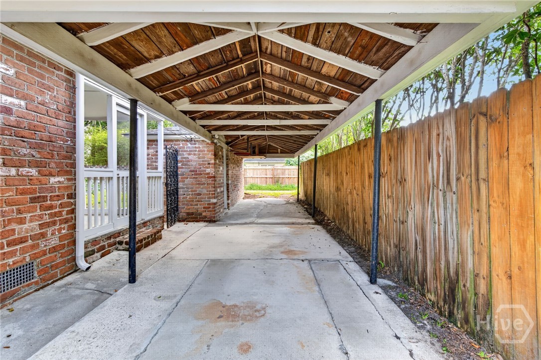 511 E 53rd Street Property Photo 42