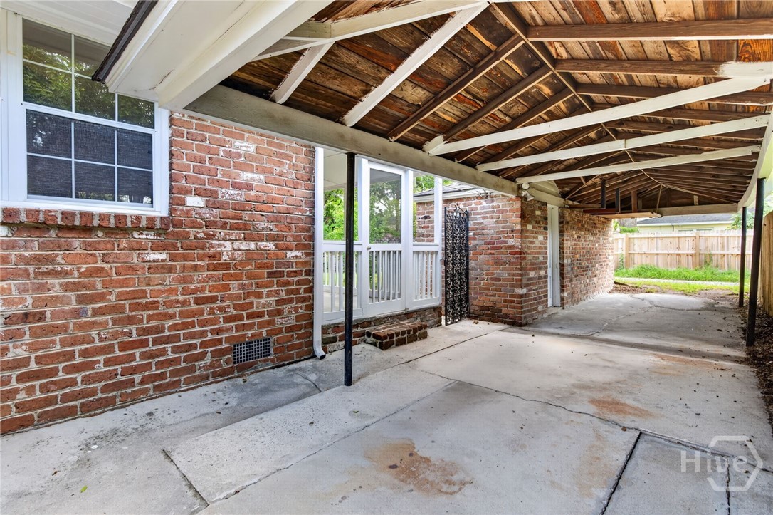 511 E 53rd Street Property Photo 43