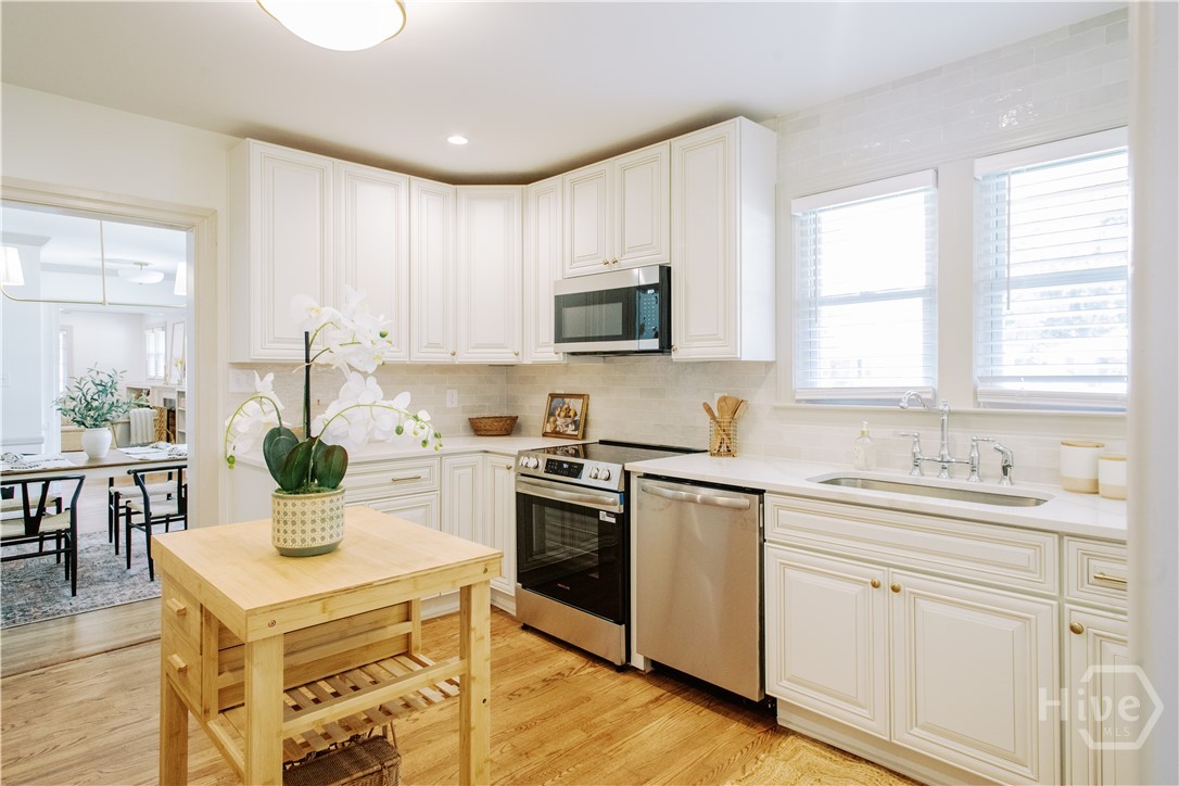 33 E 63rd Street Property Photo 10