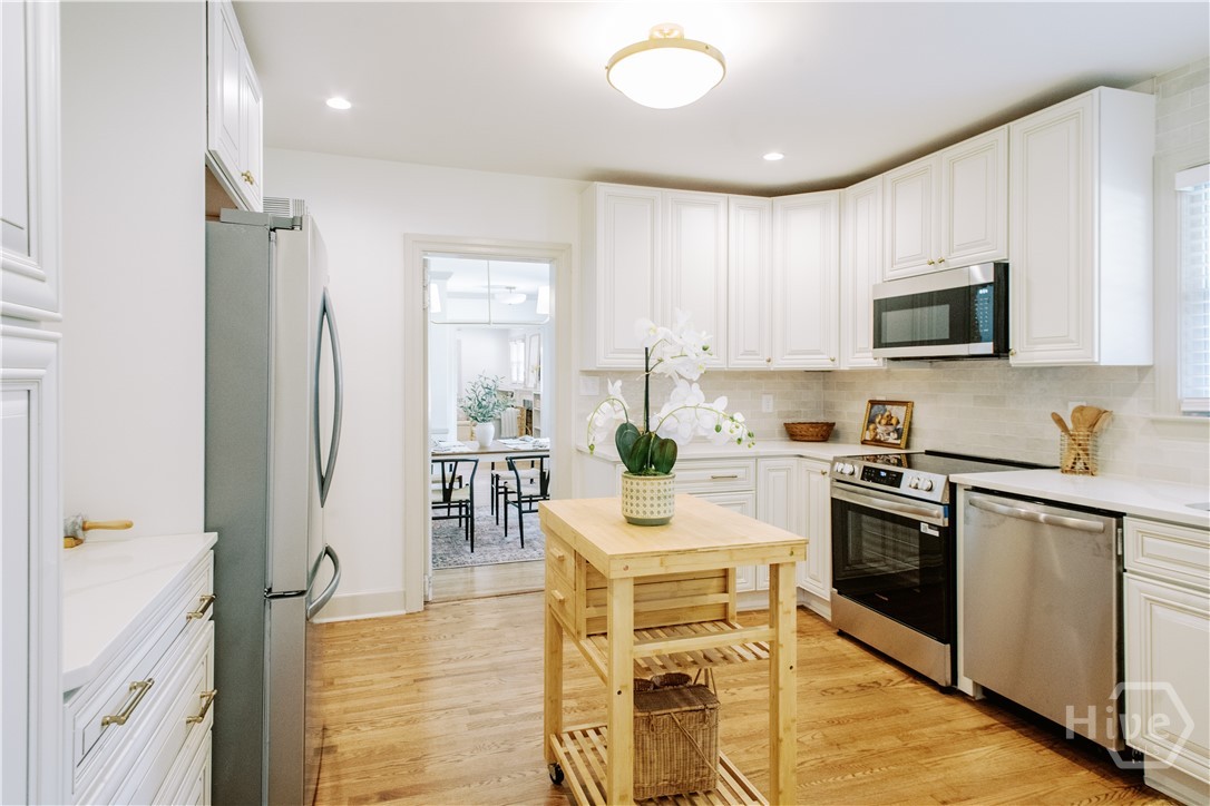 33 E 63rd Street Property Photo 15