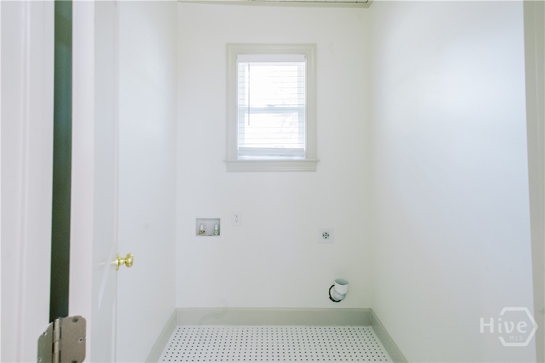 33 E 63rd Street Property Photo 17