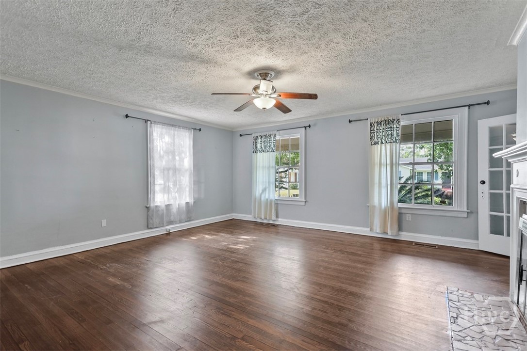526 Durant Avenue Property Photo 6