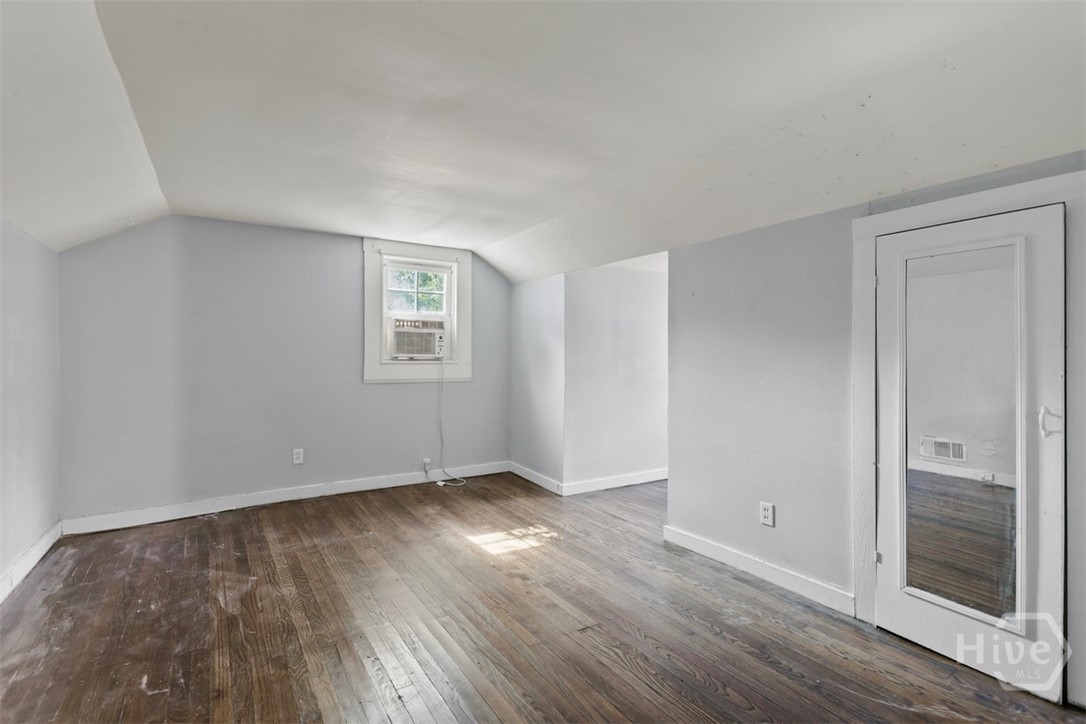 526 Durant Avenue Property Photo 23