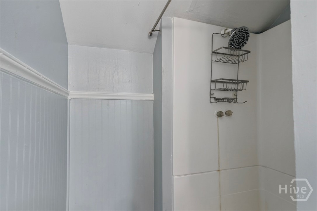 526 Durant Avenue Property Photo 27
