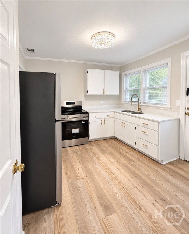 2117 E 58th Street Property Photo 2