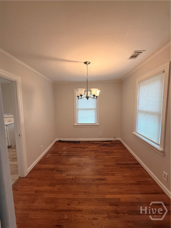 2117 E 58th Street Property Photo 8