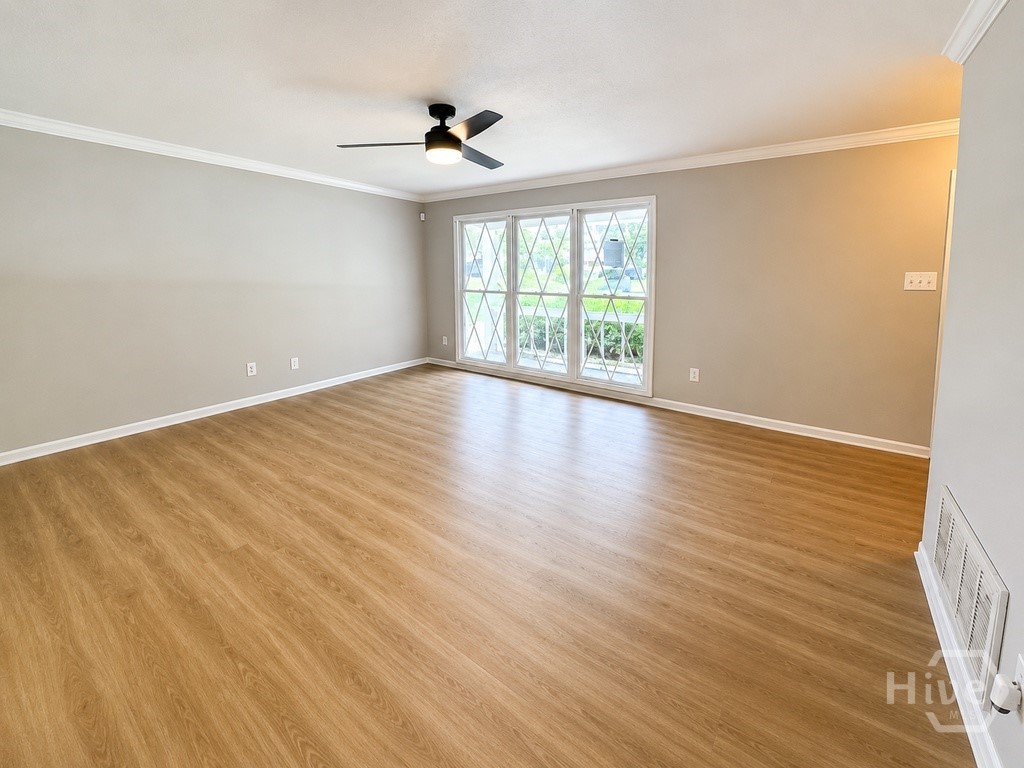 508 Red Oak Drive Property Photo 2
