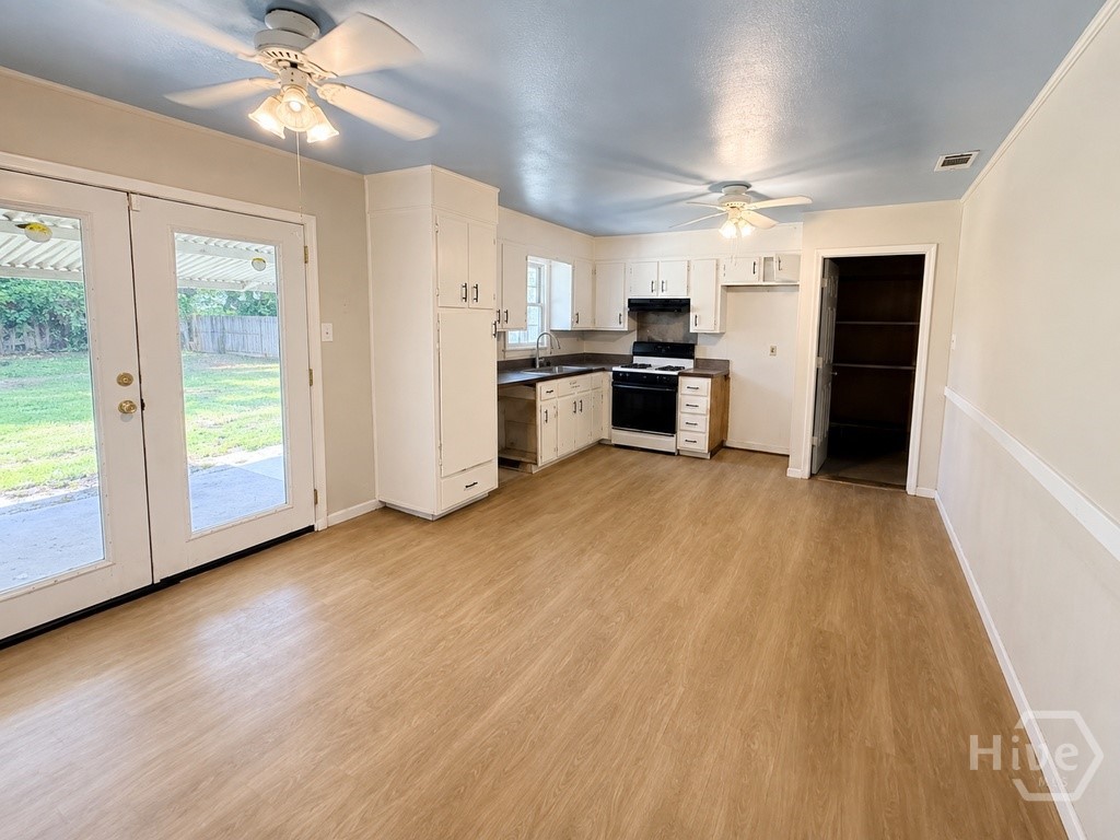 508 Red Oak Drive Property Photo 4