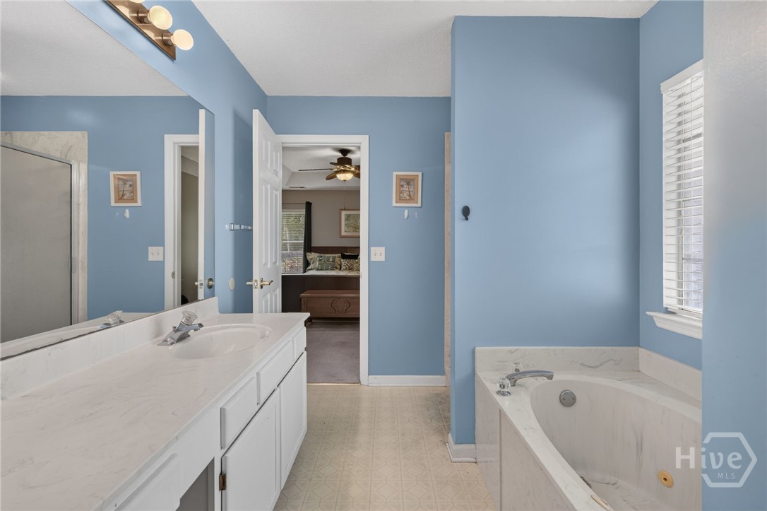 33 Mallorys Way Property Photo 15