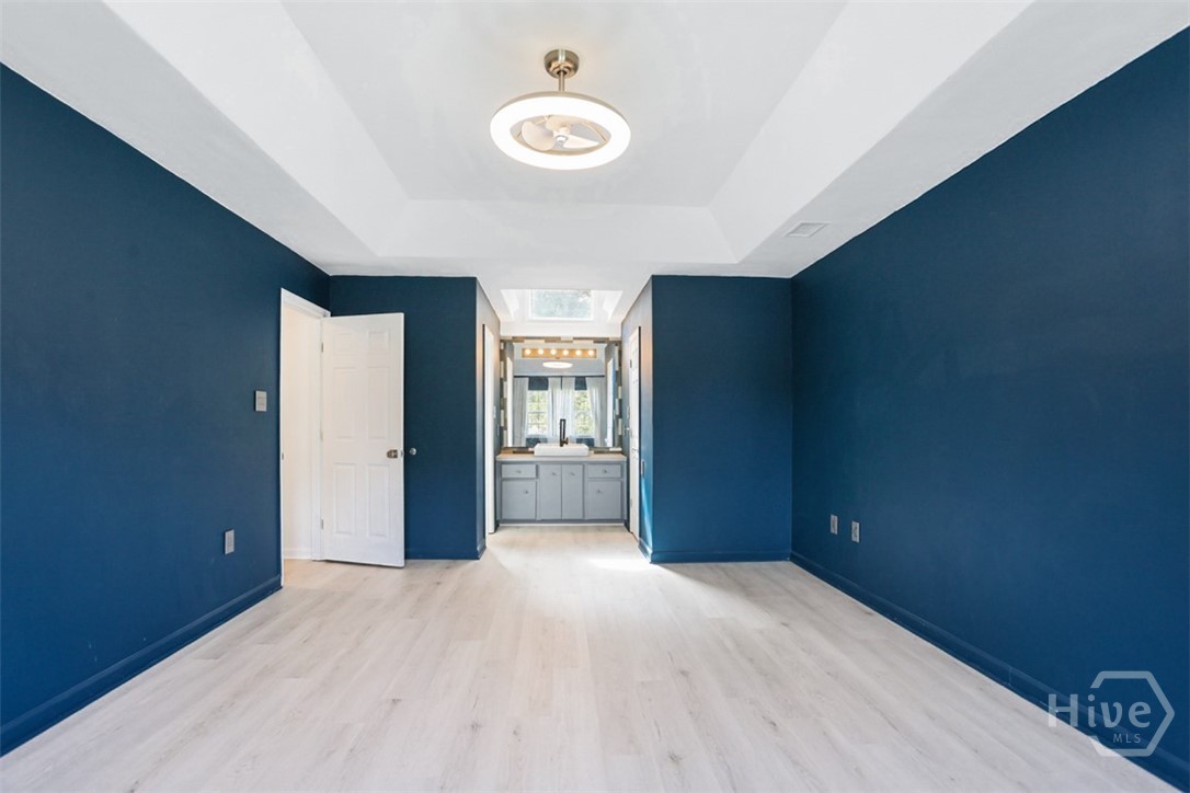 400 Greenwich Drive Property Photo 15