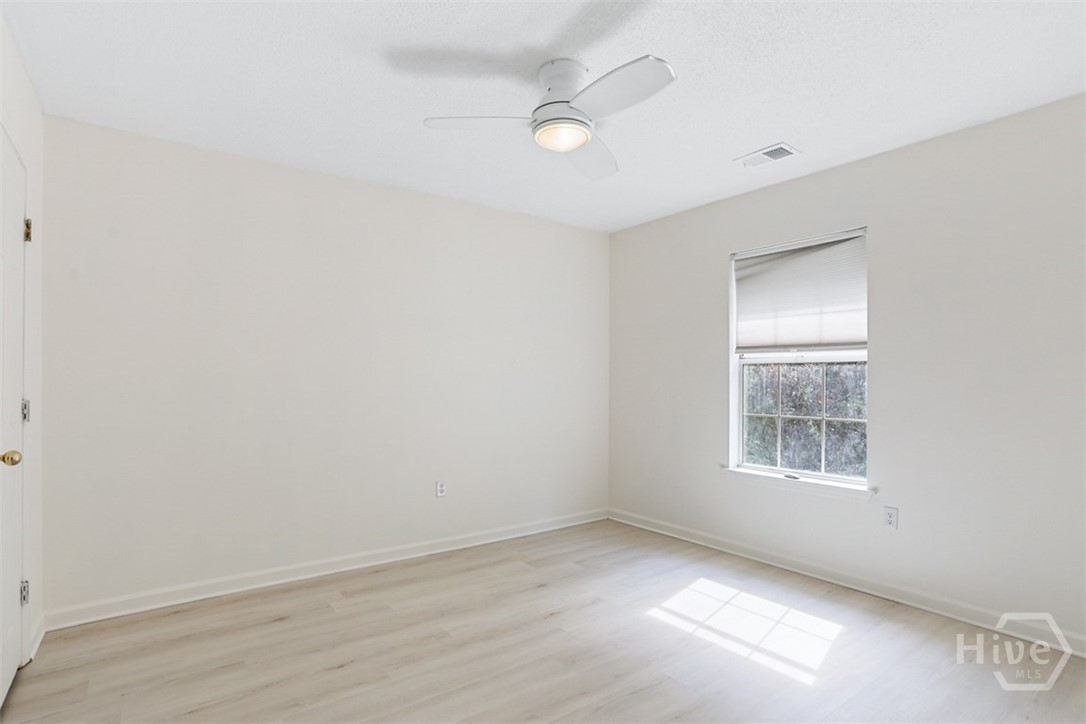 400 Greenwich Drive Property Photo 20
