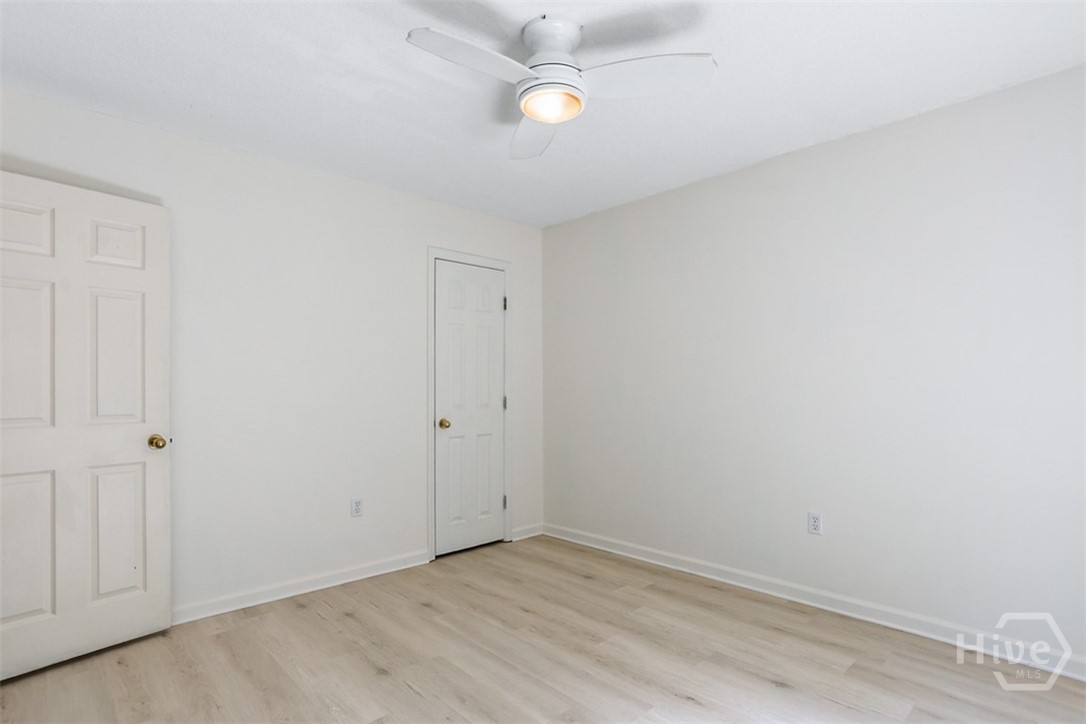 400 Greenwich Drive Property Photo 24