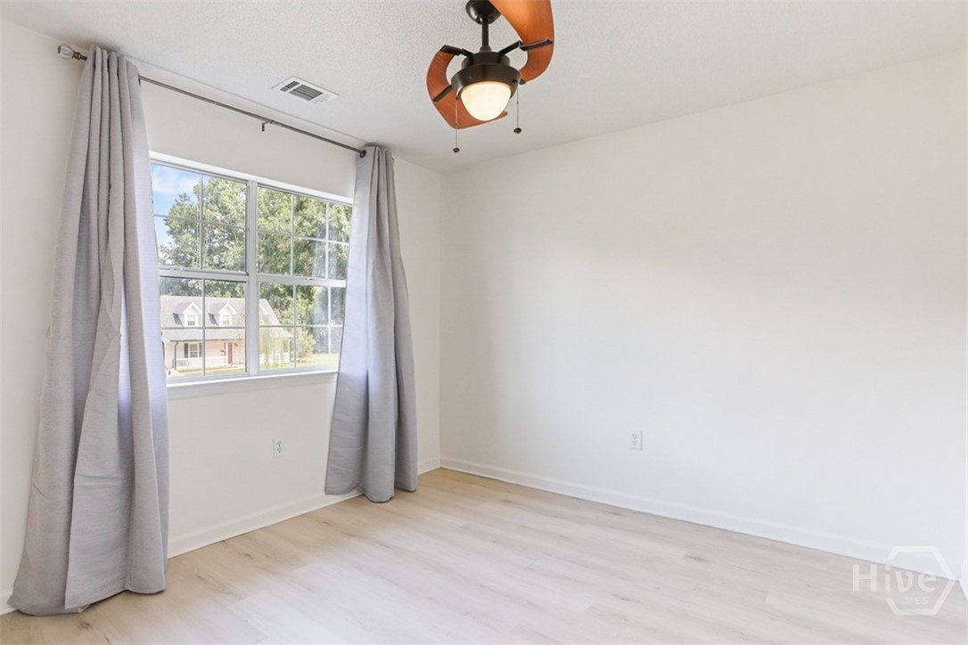400 Greenwich Drive Property Photo 25