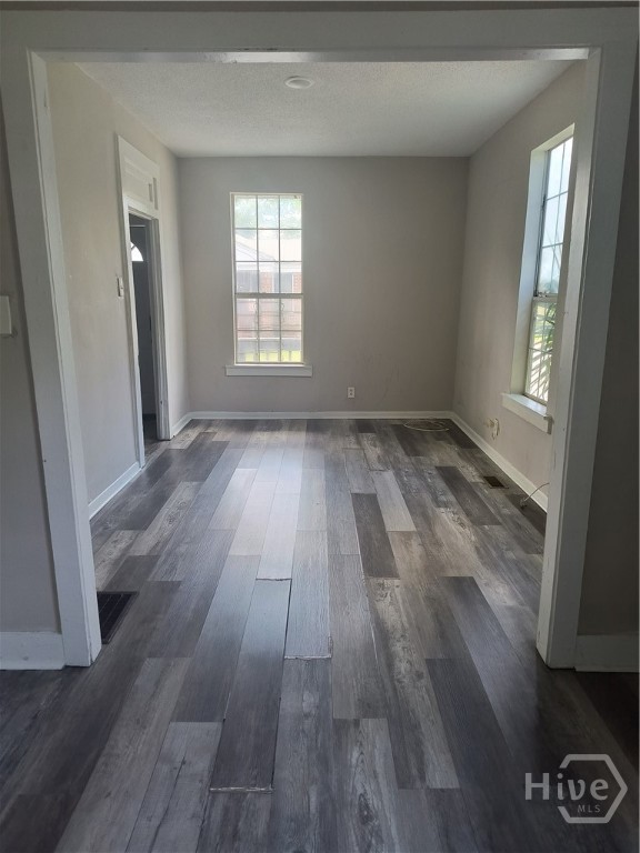 660 W 42 Street Property Photo 3