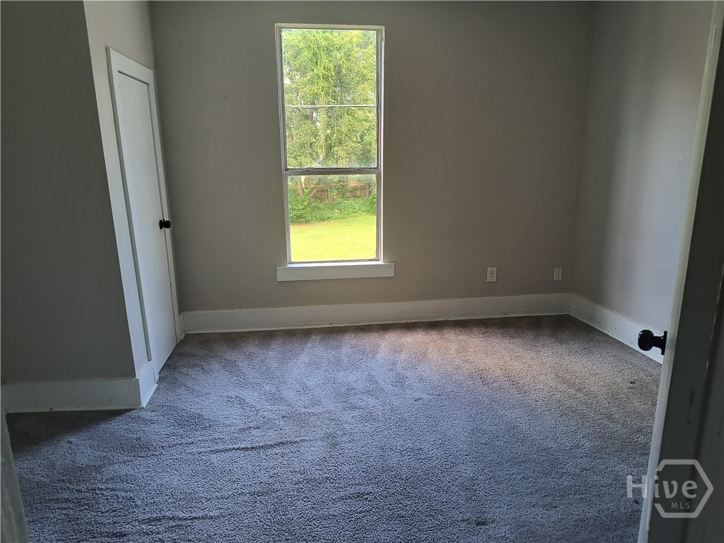660 W 42 Street Property Photo 7