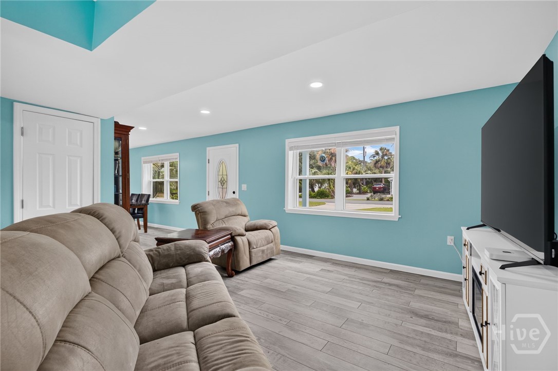 303 3rd Street Property Photo 6