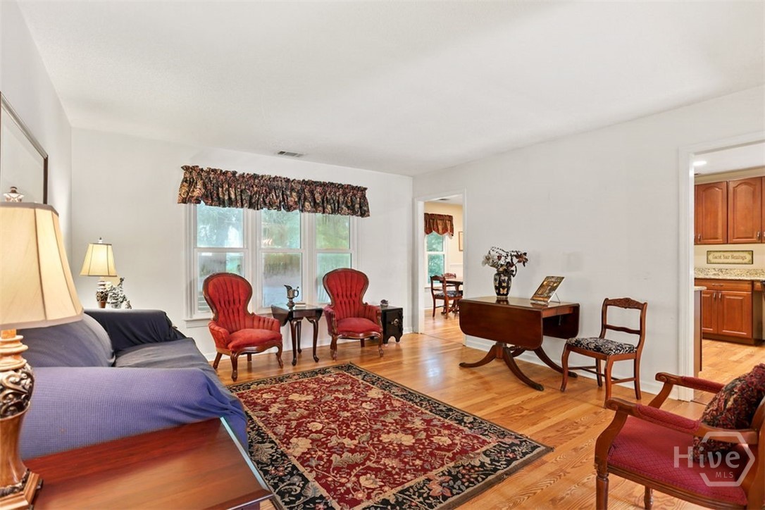 105 Farringdon Circle Property Photo 6