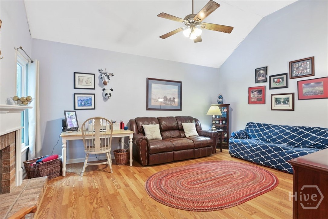 105 Farringdon Circle Property Photo 17