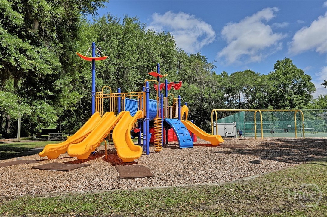105 Farringdon Circle Property Photo 44
