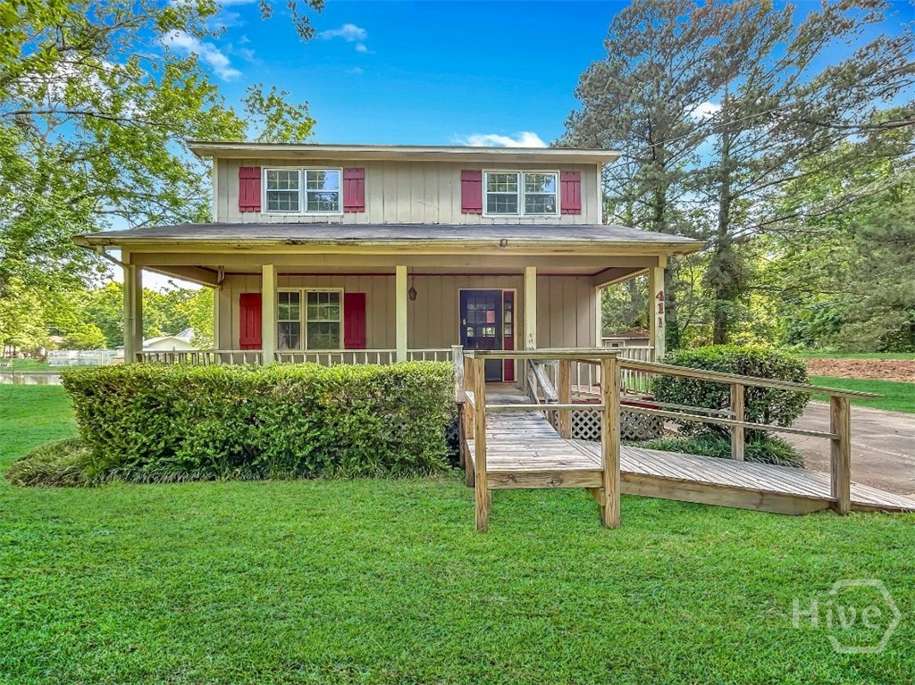 411 Edgewater Circle