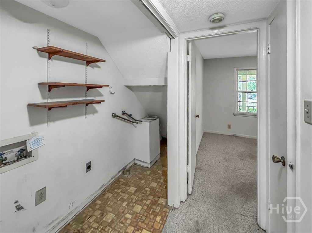 411 Edgewater Circle Property Photo 18