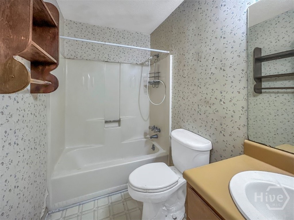 411 Edgewater Circle Property Photo 19