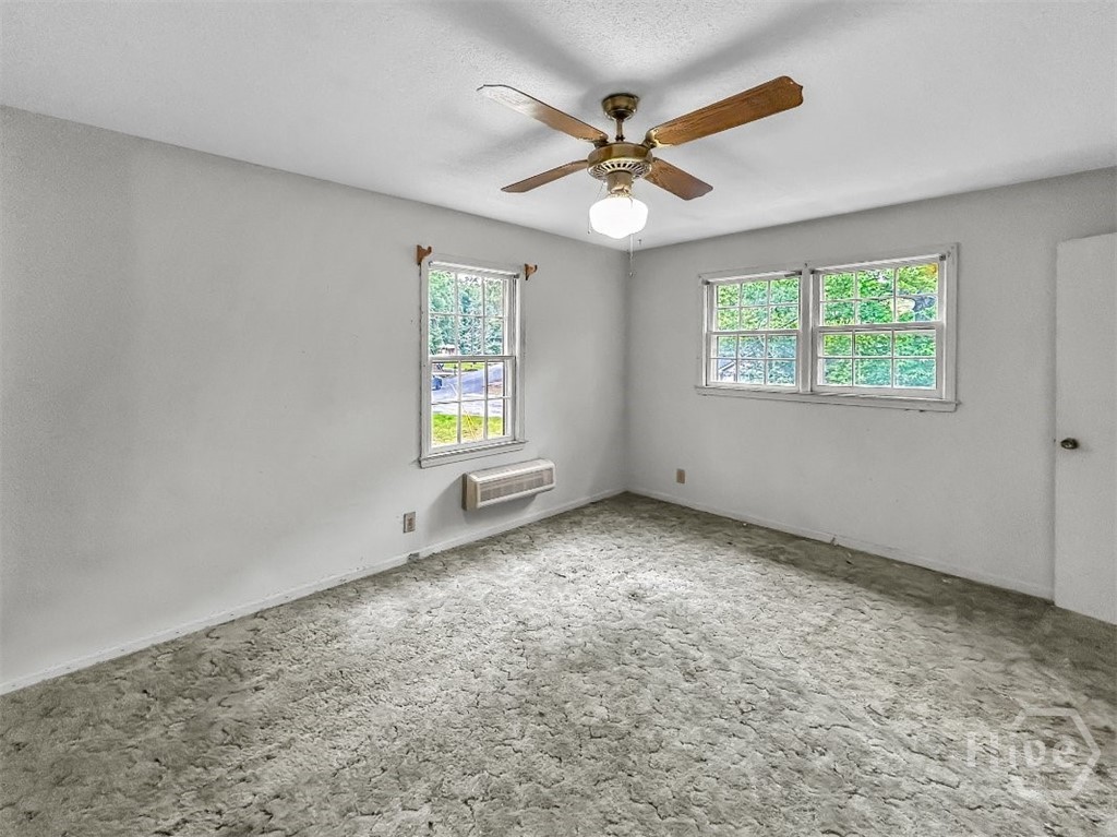 411 Edgewater Circle Property Photo 24