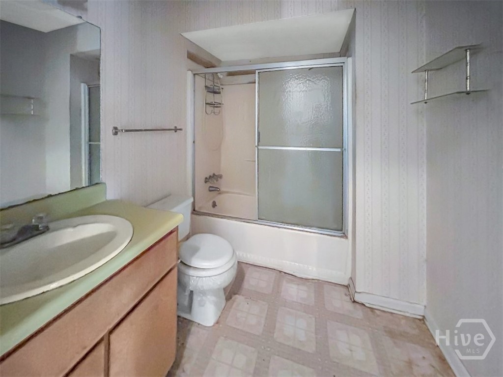 411 Edgewater Circle Property Photo 28