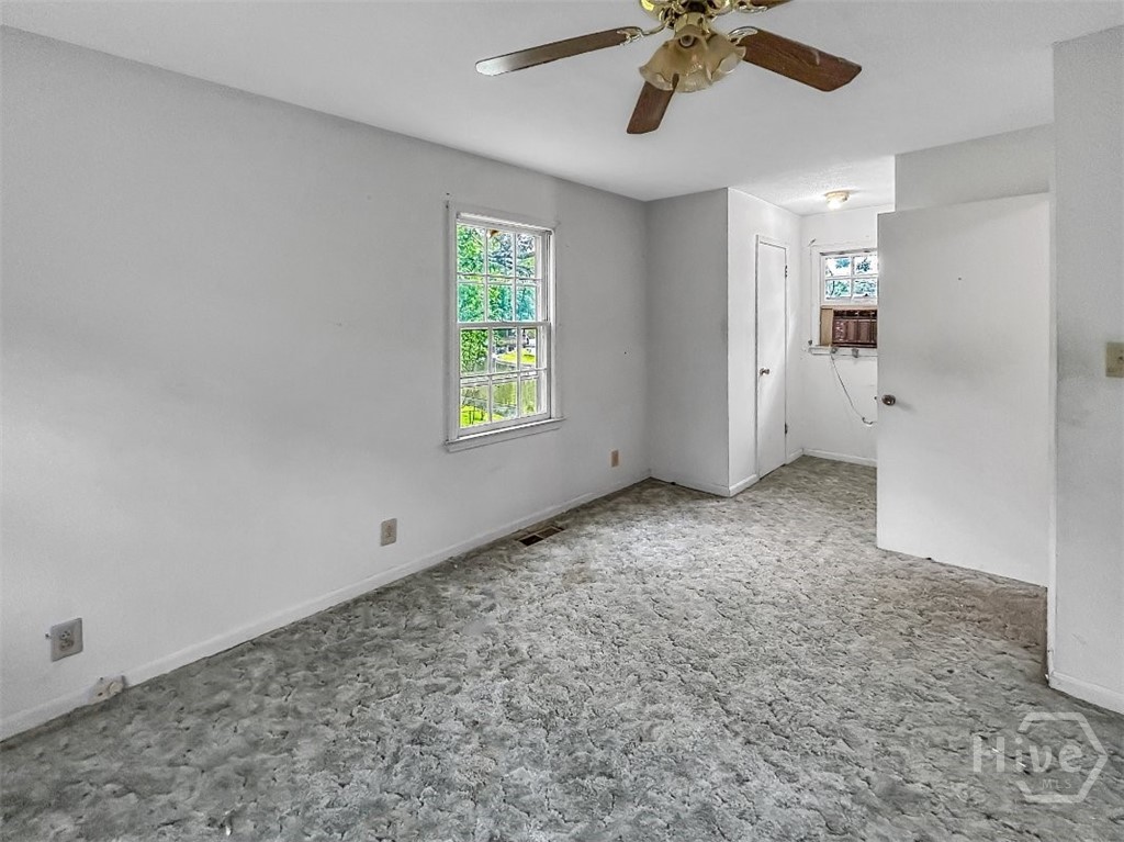 411 Edgewater Circle Property Photo 32
