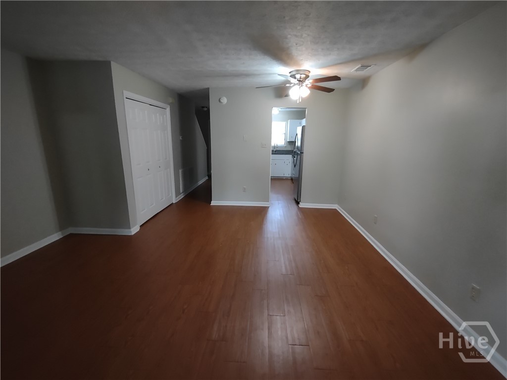 282 Greenwich Drive 12 Property Photo 5