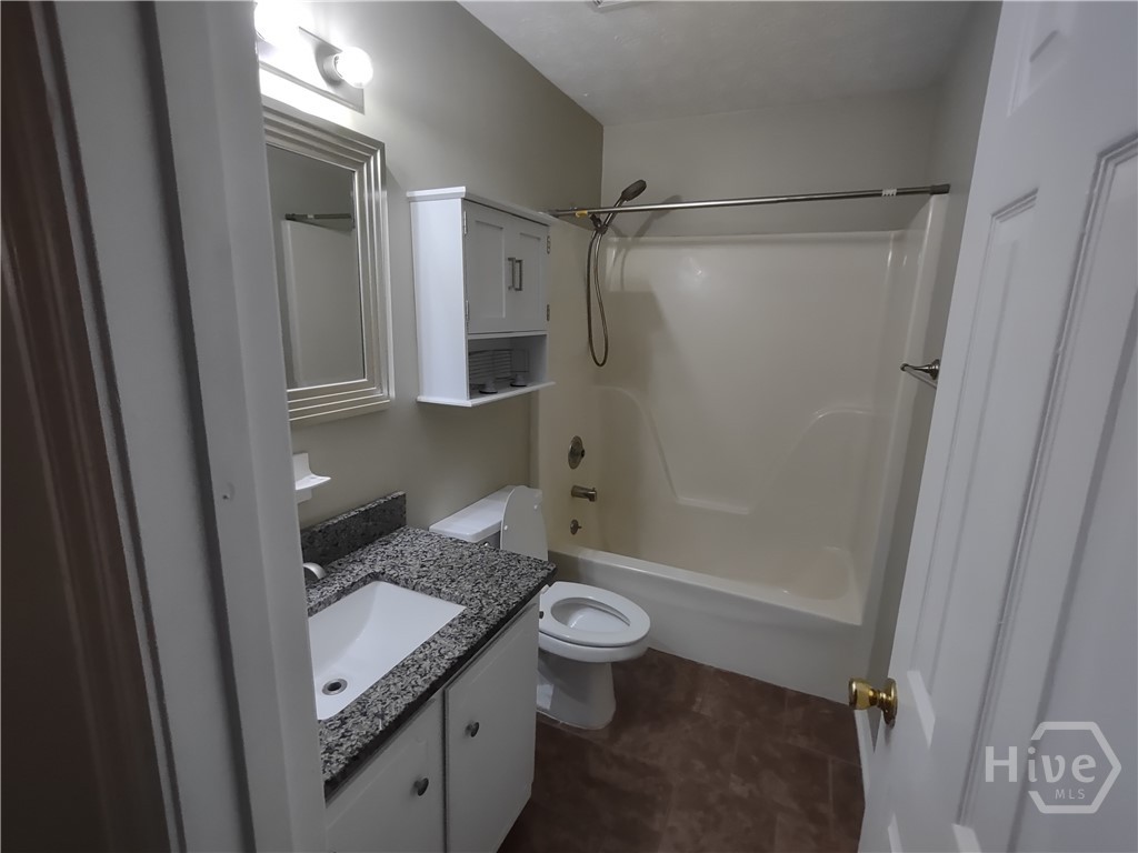 282 Greenwich Drive 12 Property Photo 7